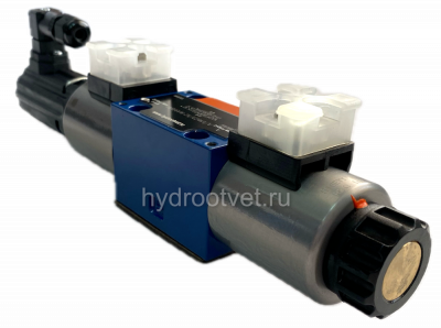 4WRE6V32-2X/G24K4/V - Пропорциональный распределитель с обратной связью по положению золотника без встроенной электроники Ду6, номинальный расход 32 л/мин, схема V
